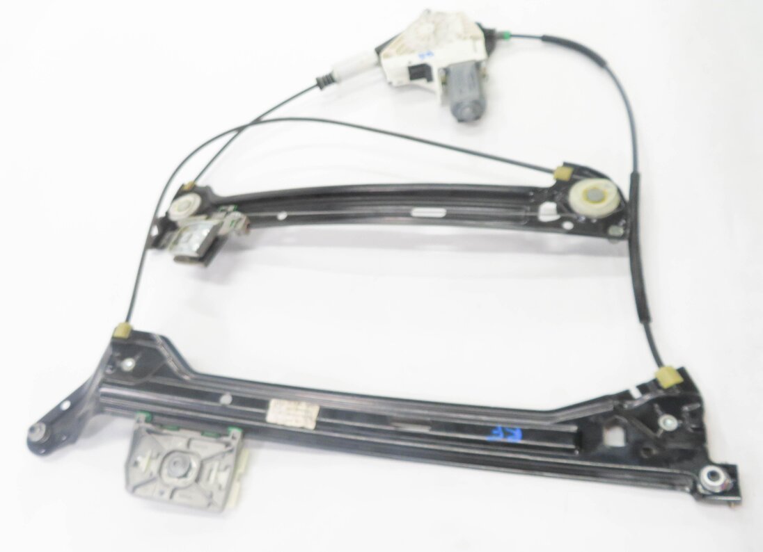 Thumbnail 4: 2013 AUDI S5 (B8 8T) RIGHT FRONT WINDOW REGULATOR w/ MOTOR