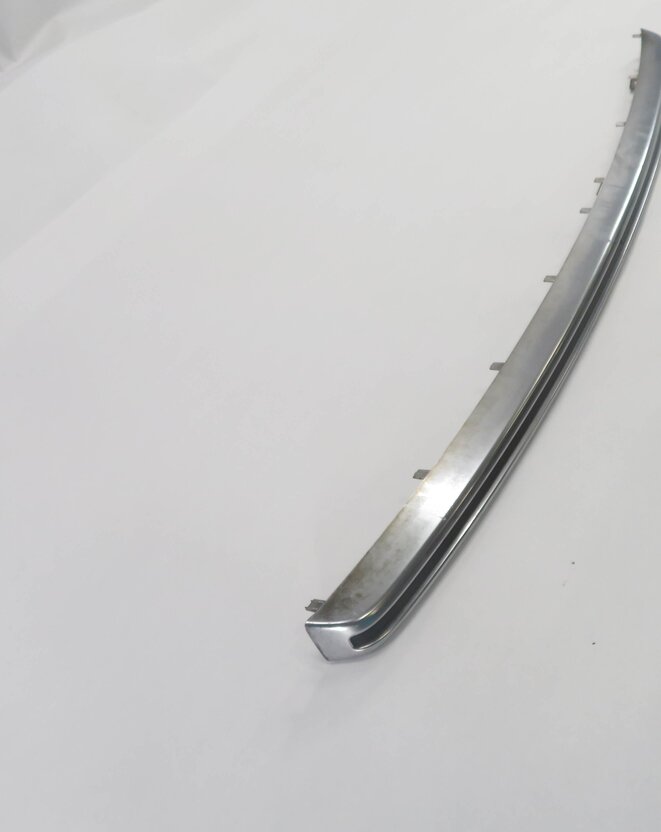 Thumbnail 3: 2013 AUDI S5 (B8 8T) REAR BUMPER TRIM STRIP (SILVER)