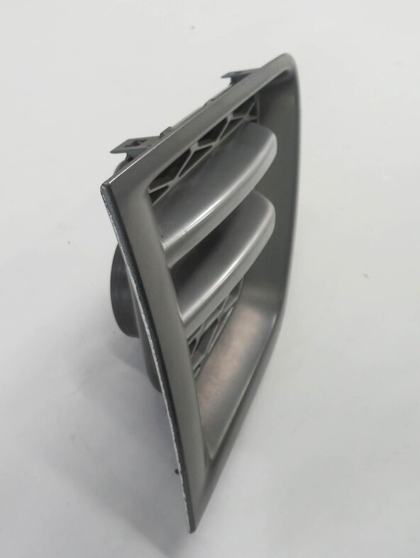 Thumbnail 4: 2010 RANGE ROVER SPORT (L320) SUPERCHARGED - RIGHT PASSENGER FENDER GRILLE TRIM