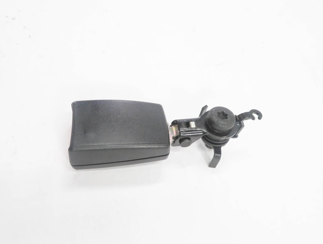 Thumbnail 3: 2010 RANGE ROVER SPORT (L320) REAR 2nd ROW SEAT - RIGHT SEATBELT BUCKLE RECEIVER
