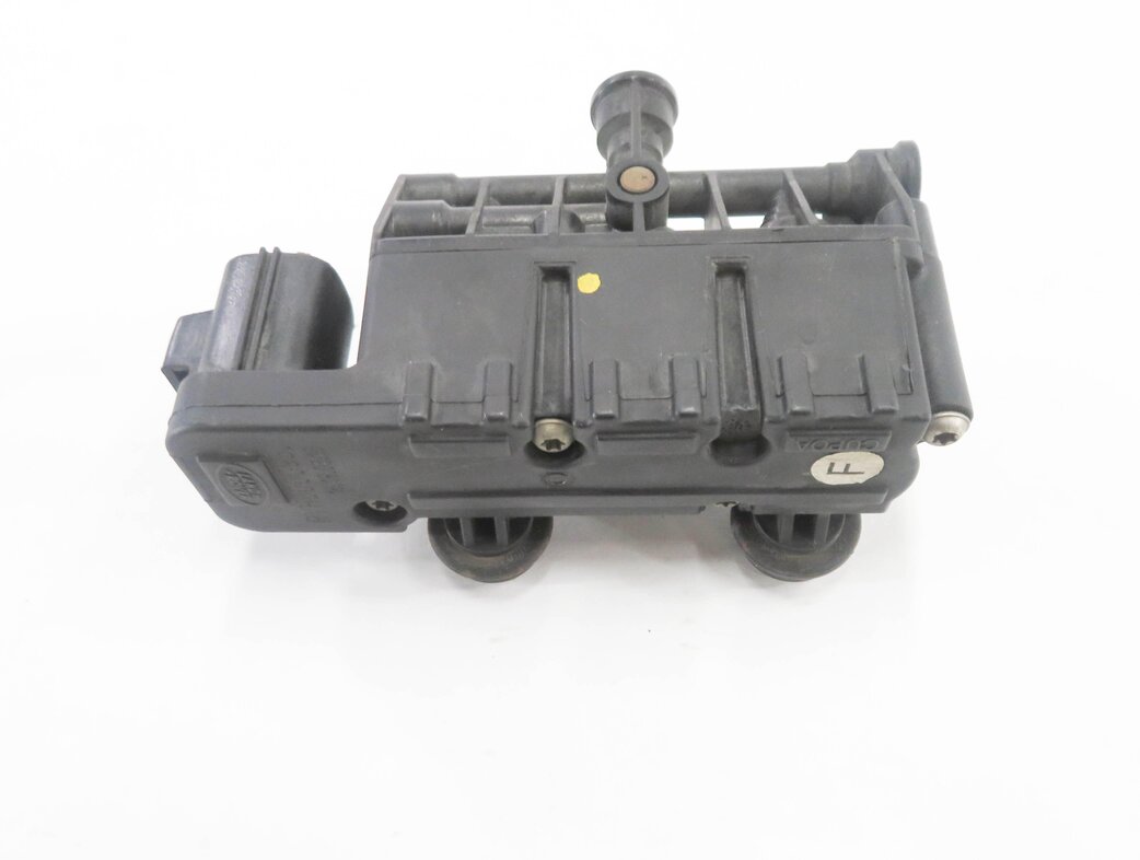 Thumbnail 11: 2010 RANGE ROVER SPORT (L320) AIR SUSPENSION VALVE BLOCK SET-3