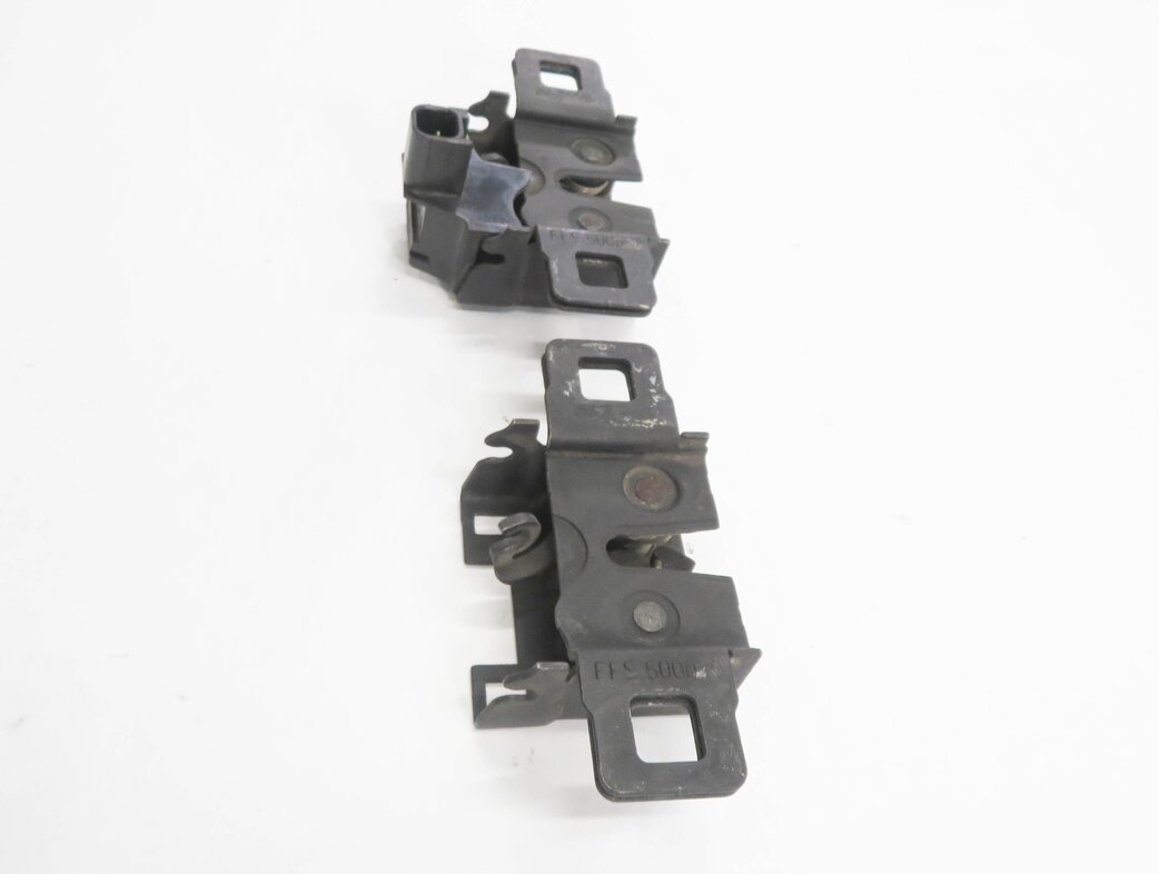 Thumbnail 3: 2010 RANGE ROVER SPORT (L320) FRONT LEFT & RIGHT LOWER HOOD LATCH SET-2
