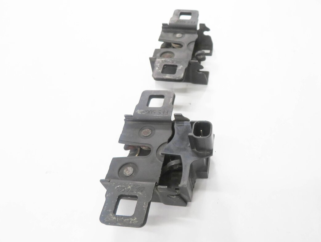 Thumbnail 4: 2010 RANGE ROVER SPORT (L320) FRONT LEFT & RIGHT LOWER HOOD LATCH SET-2