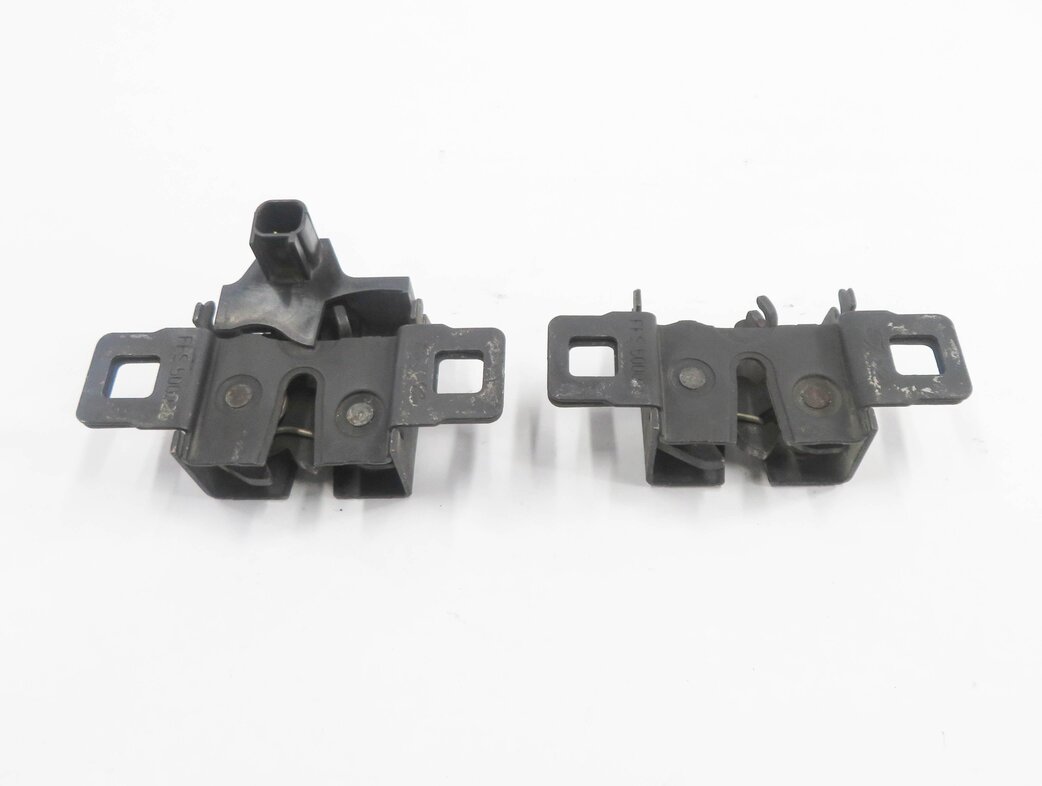 Thumbnail 5: 2010 RANGE ROVER SPORT (L320) FRONT LEFT & RIGHT LOWER HOOD LATCH SET-2