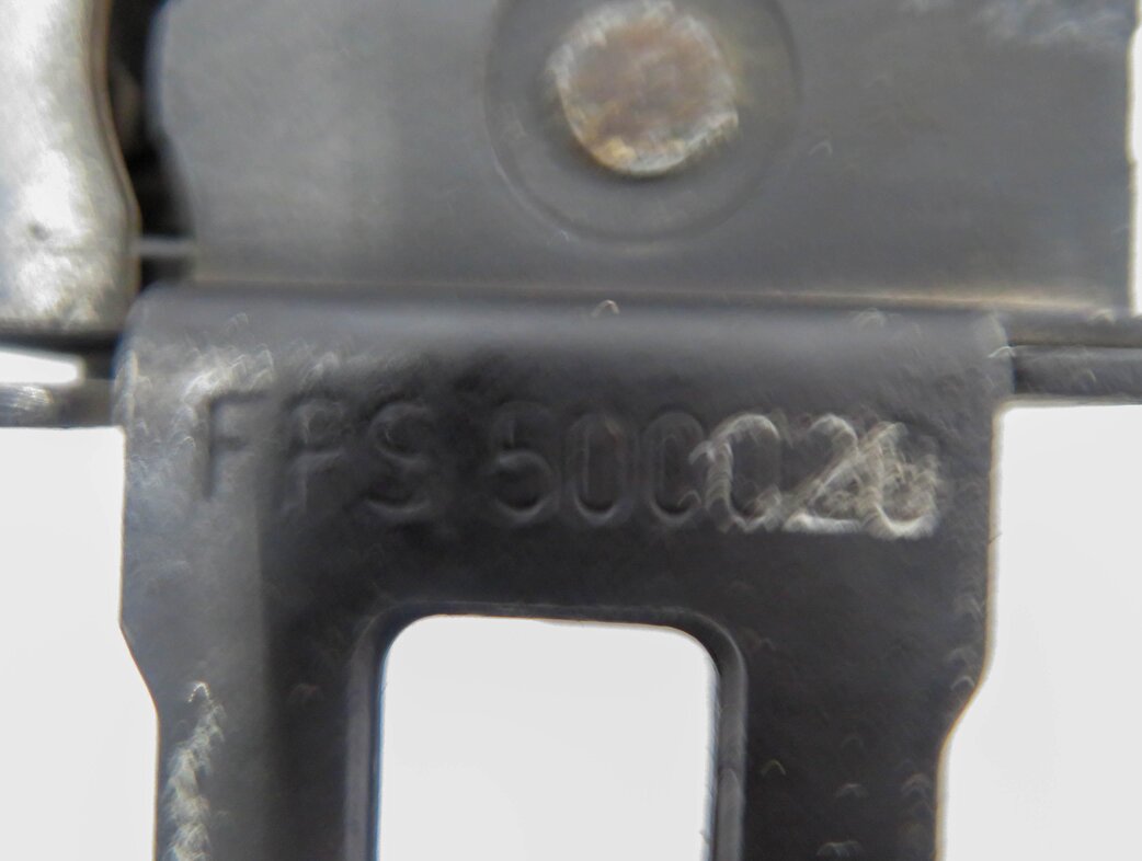 Thumbnail 7: 2010 RANGE ROVER SPORT (L320) FRONT LEFT & RIGHT LOWER HOOD LATCH SET-2