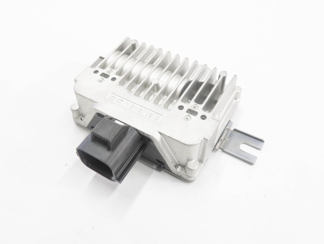 2010-2015 RANGE ROVER SPORT EVOQUE LR2 LR4 (FF/F4 L320) FUEL PUMP CONTROL MODULE