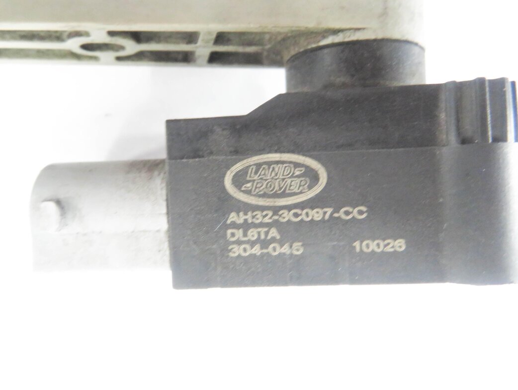 Thumbnail 6: 2010 RANGE ROVER SPORT (L320) LEFT FRONT DRIVER SUSPENSION HEIGHT LEVEL SENSOR