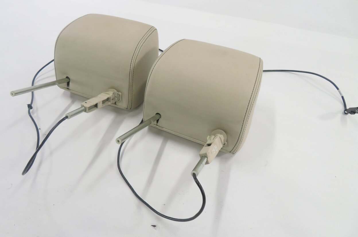 2010 RANGE ROVER SPORT (L320) FRONT LEFT & RIGHT HEADREST SET w/ SCREEN (IVORY)
