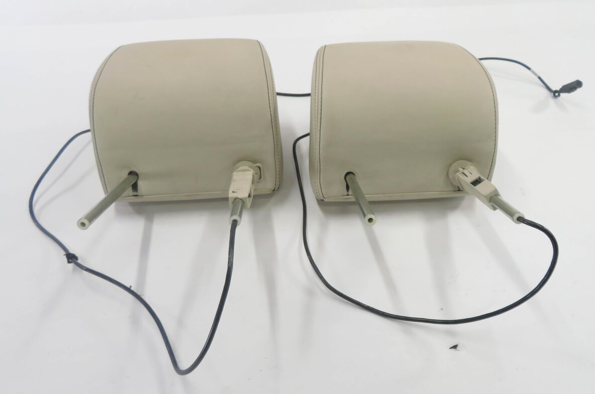 Thumbnail 4: 2010 RANGE ROVER SPORT (L320) FRONT LEFT & RIGHT HEADREST SET w/ SCREEN (IVORY)