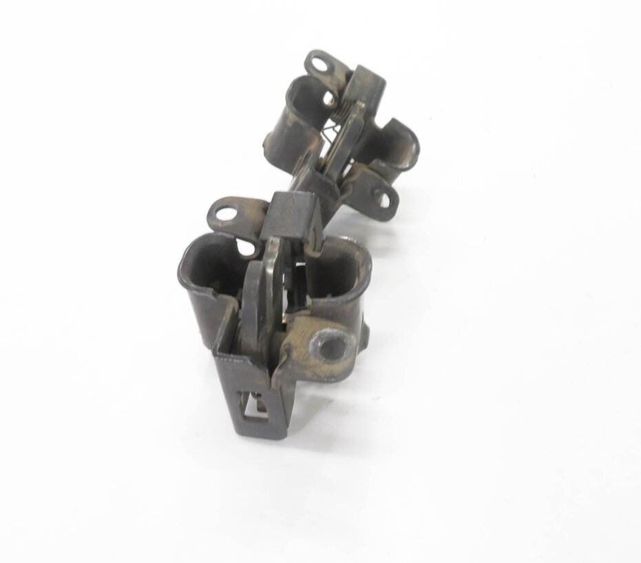 Thumbnail 4: 2008 MERCEDES CLS63 AMG (C219) FRONT LEFT & RIGHT LOWER HOOD LOCK LATCH SET-2