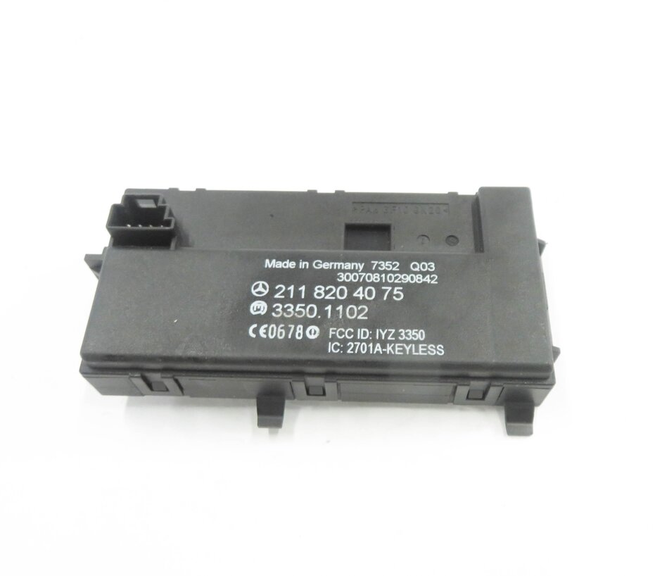 Thumbnail 2: 2008 MERCEDES CLS63 AMG (C219) KEYLESS ENTRY CONTROL MODULE