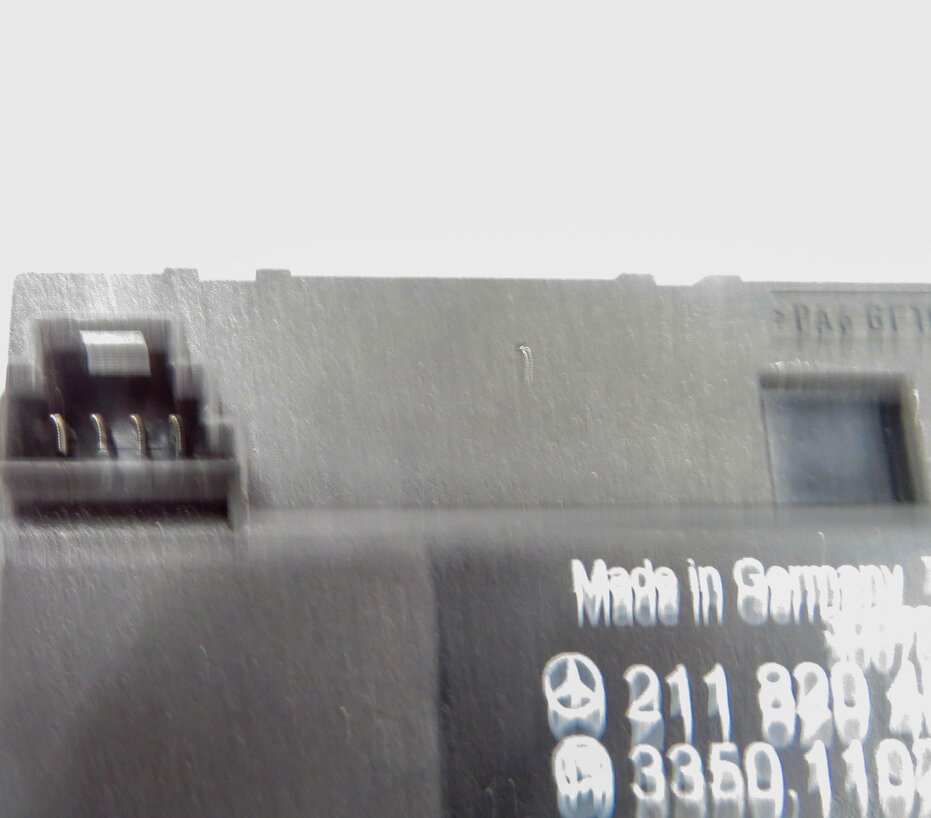 Thumbnail 7: 2008 MERCEDES CLS63 AMG (C219) KEYLESS ENTRY CONTROL MODULE