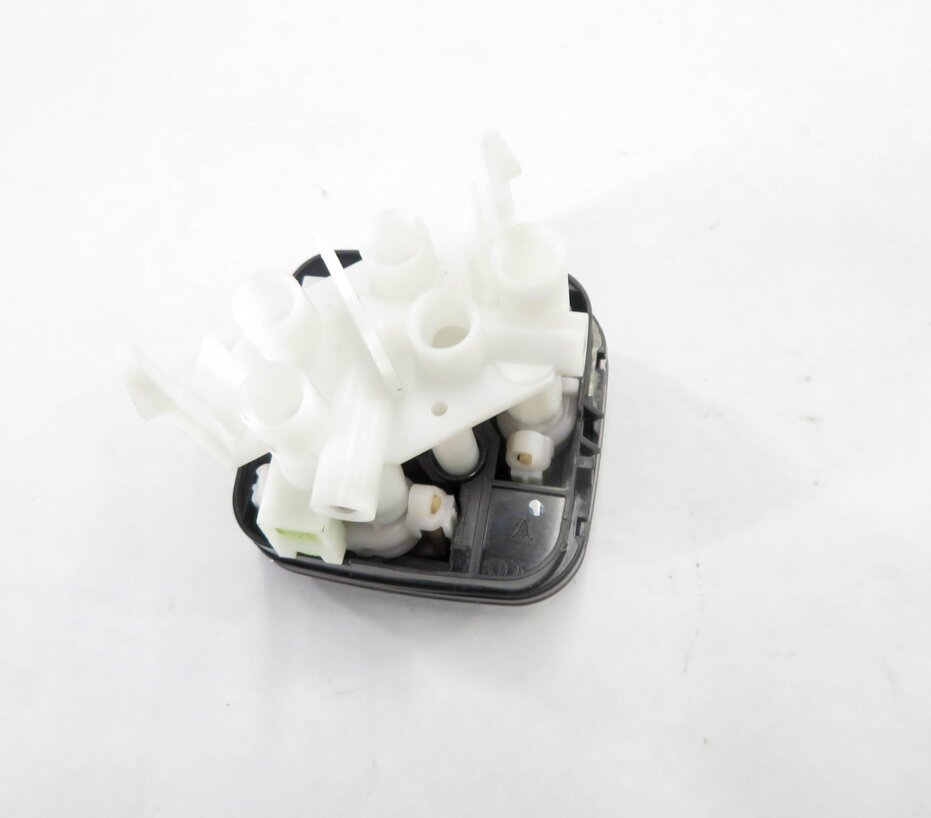 Thumbnail 5: 2008 MERCEDES CLS63 AMG (C219) RIGHT FRONT PASSENGER SEAT LUMBAR SWITCH BUTTON
