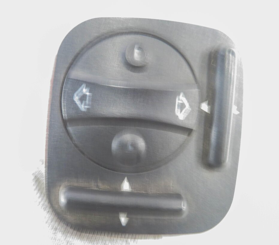 Thumbnail 6: 2008 MERCEDES CLS63 AMG (C219) RIGHT FRONT PASSENGER SEAT LUMBAR SWITCH BUTTON