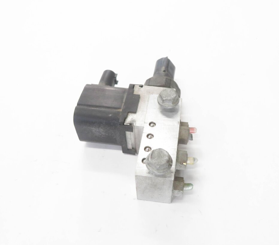 Thumbnail 4: 2008 MERCEDES CLS63 AMG (C219) AIR SUSPENSION VALVE BLOCK