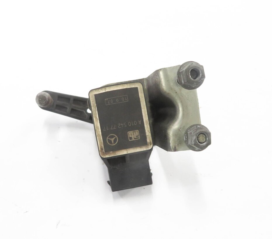 Thumbnail 2: 2008 MERCEDES CLS63 AMG (C219) RIGHT FRONT SUSPENSION HEIGHT LEVEL SENSOR