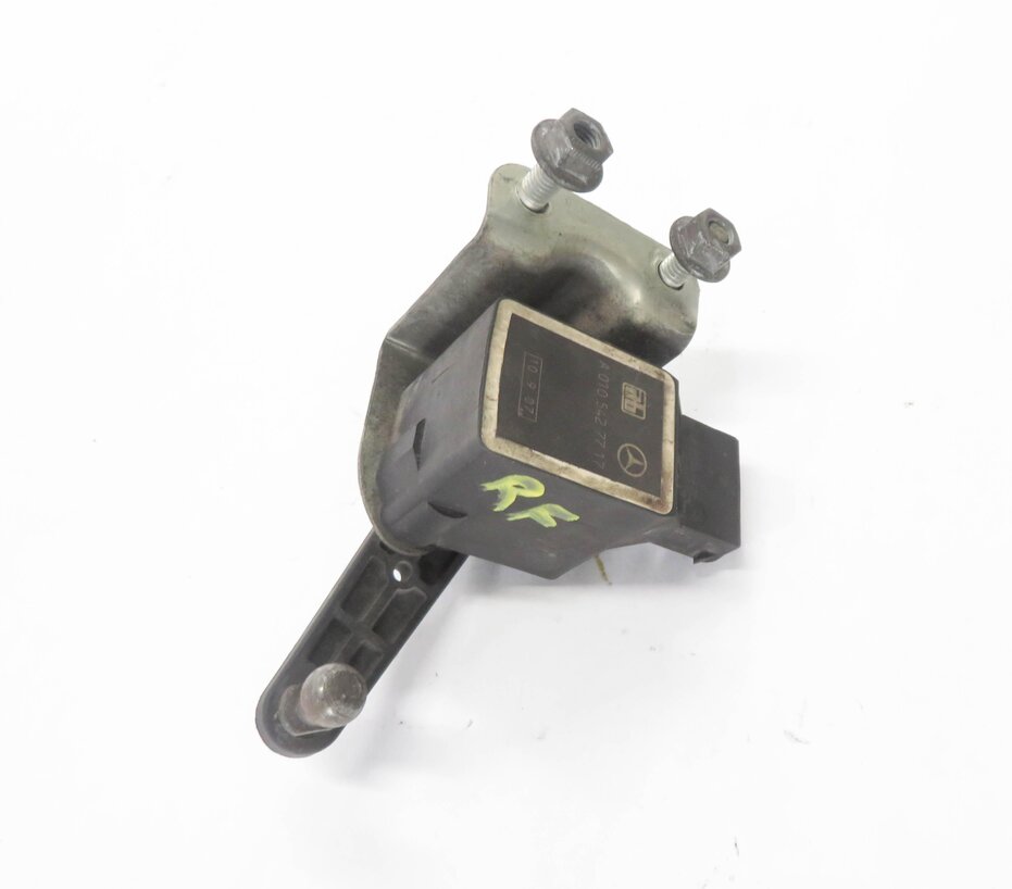 Thumbnail 3: 2008 MERCEDES CLS63 AMG (C219) RIGHT FRONT SUSPENSION HEIGHT LEVEL SENSOR
