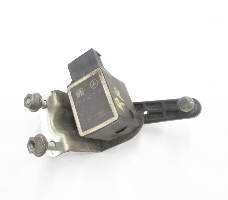 Thumbnail 4: 2008 MERCEDES CLS63 AMG (C219) RIGHT FRONT SUSPENSION HEIGHT LEVEL SENSOR