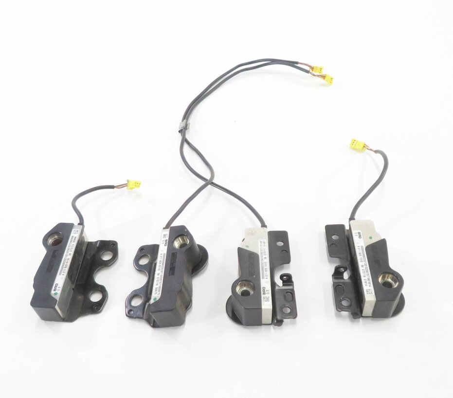 Thumbnail 2: 2008 MERCEDES CLS63 AMG (C219) RIGHT FRONT PASSENGER SEAT WEIGHT SENSOR SET-4