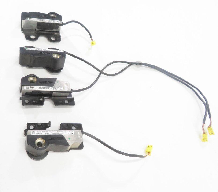 Thumbnail 3: 2008 MERCEDES CLS63 AMG (C219) RIGHT FRONT PASSENGER SEAT WEIGHT SENSOR SET-4