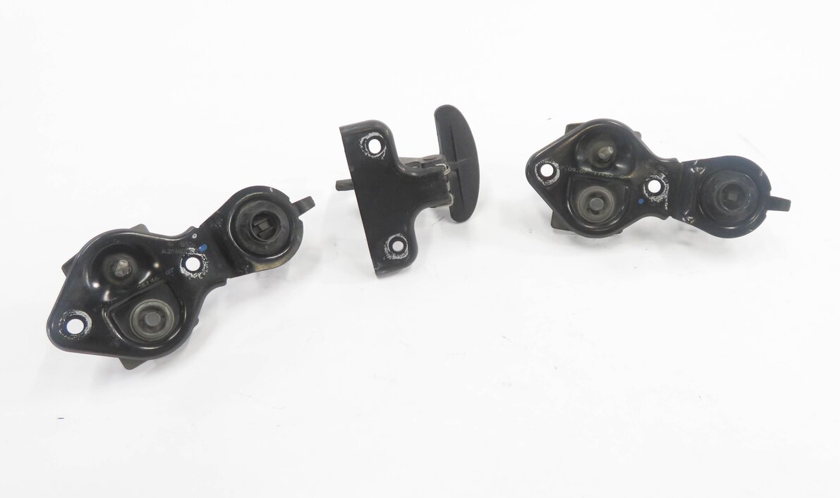 Thumbnail 2: 2008 MERCEDES CLS63 AMG (C219) FRONT HOOD SAFETY LATCH STRIKER LATCH SET-3