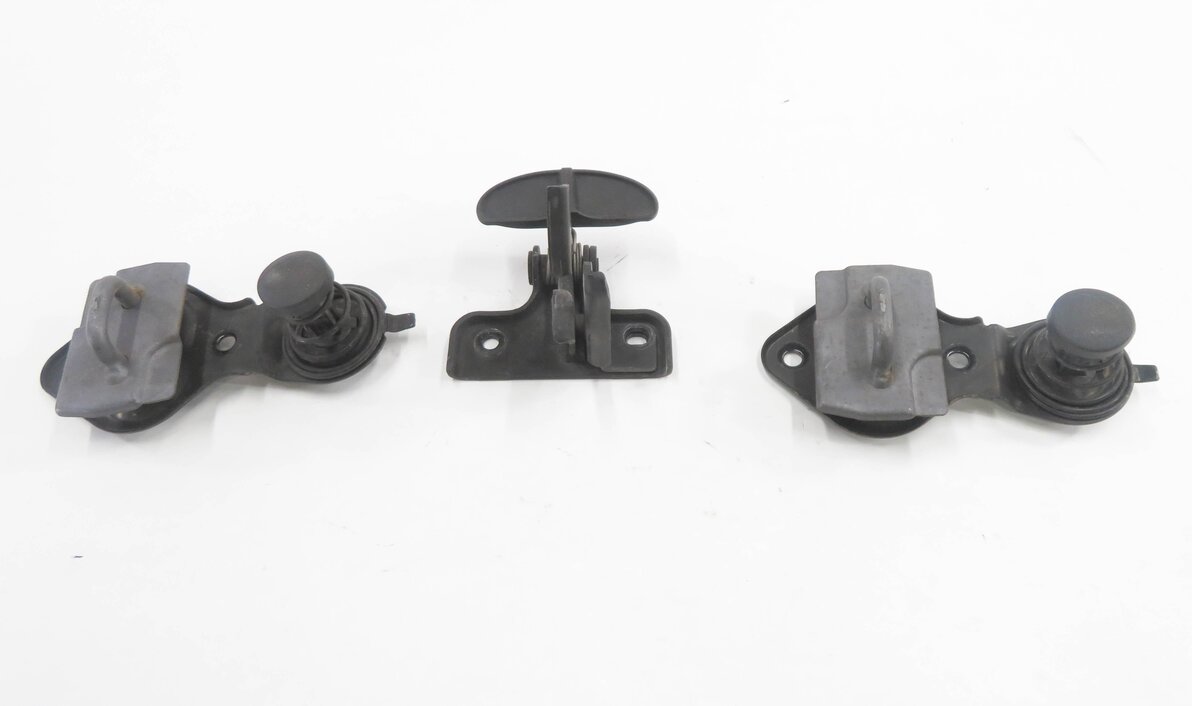 Thumbnail 5: 2008 MERCEDES CLS63 AMG (C219) FRONT HOOD SAFETY LATCH STRIKER LATCH SET-3