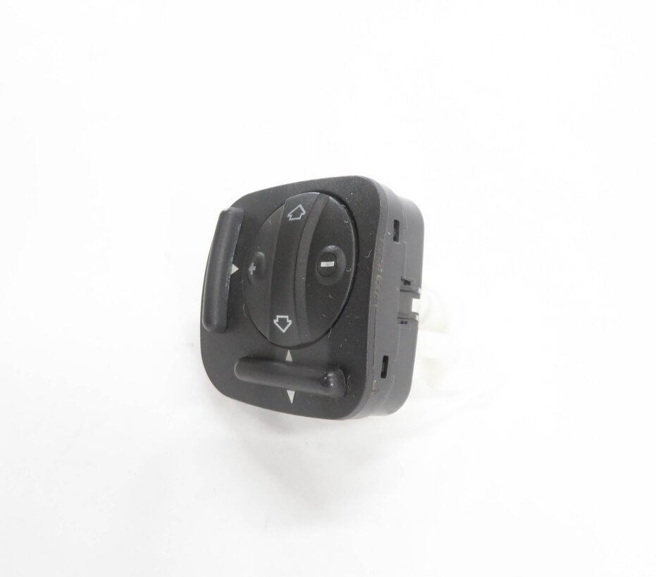 Thumbnail 3: 2008 MERCEDES CLS63 AMG (C219) LEFT FRONT DRIVER SEAT LUMBAR CONTROL SWITCH