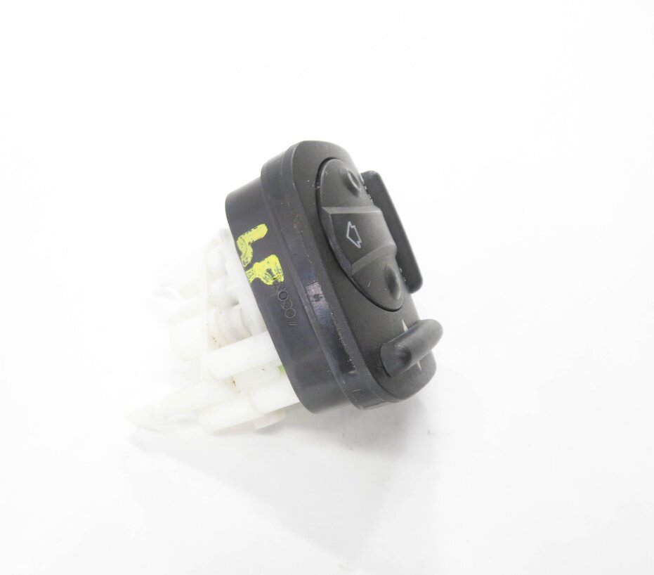 Thumbnail 4: 2008 MERCEDES CLS63 AMG (C219) LEFT FRONT DRIVER SEAT LUMBAR CONTROL SWITCH