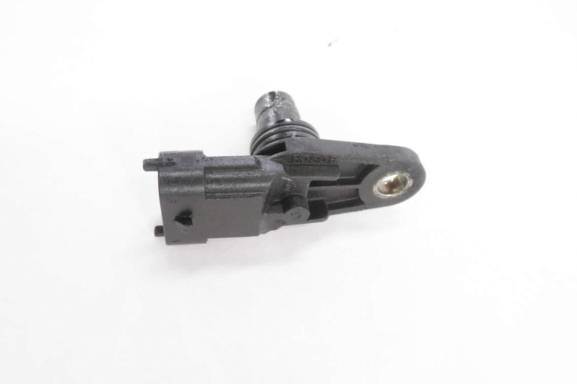 Thumbnail 3: 2008 MERCEDES CLS63 AMG (C219) 6.3L ENGINE - RIGHT CAMSHAFT CAM POSITION SENSOR