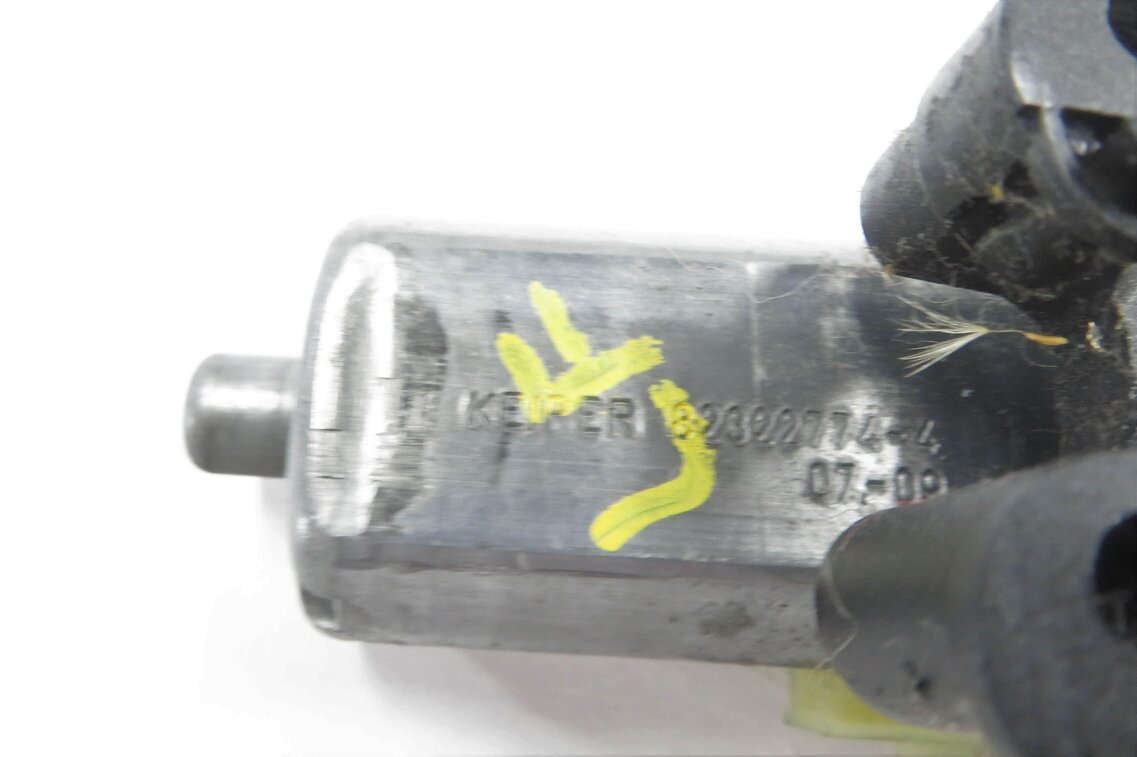 Thumbnail 12: 2008 MERCEDES CLS63 AMG (C219) LEFT FRONT DRIVER POWER SEAT MOTOR SET-4