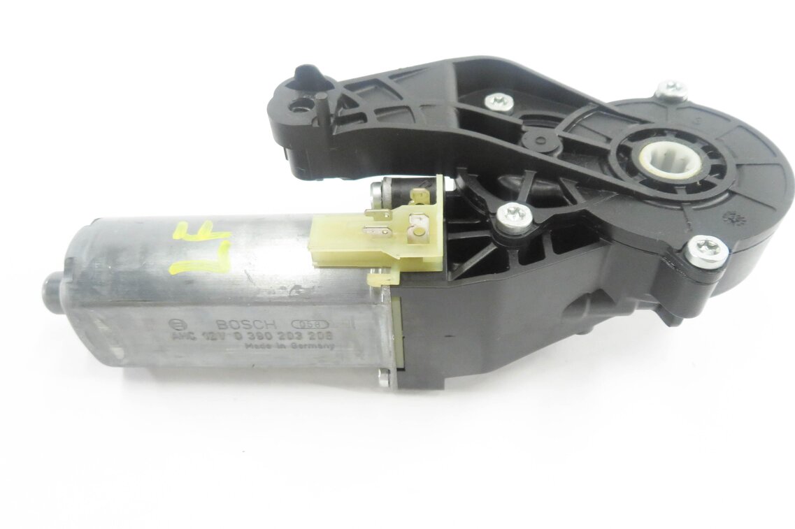 Thumbnail 8: 2008 MERCEDES CLS63 AMG (C219) LEFT FRONT DRIVER POWER SEAT MOTOR SET-4