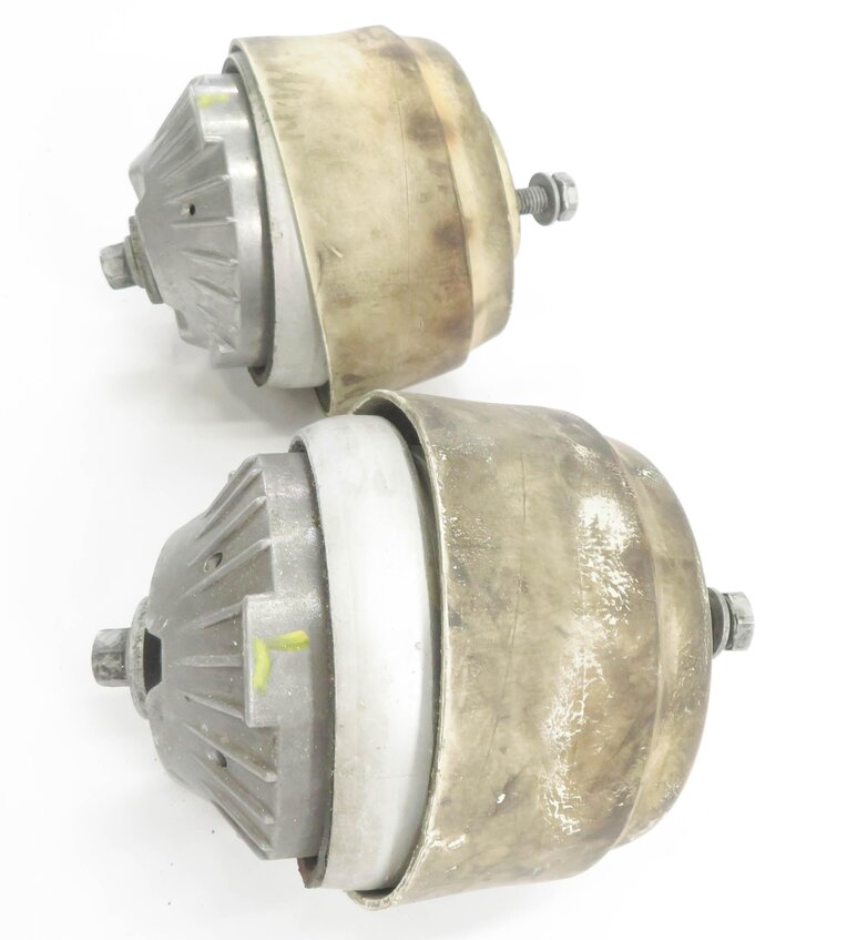Thumbnail 3: 2008 MERCEDES CLS63 AMG (C219) 6.3L M156 ENGINE - LEFT & RIGHT MOTOR MOUNT SET-2