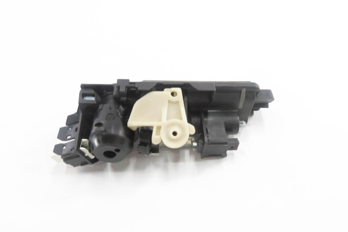 Thumbnail 5: 2008 MERCEDES CLS63 AMG (C219) REAR TRUNK RELEASE HANDLE (DOES NOT INCLUDE KEY)