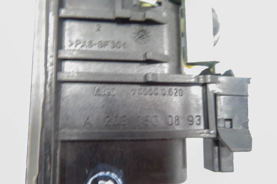 Thumbnail 7: 2008 MERCEDES CLS63 AMG (C219) REAR TRUNK RELEASE HANDLE (DOES NOT INCLUDE KEY)