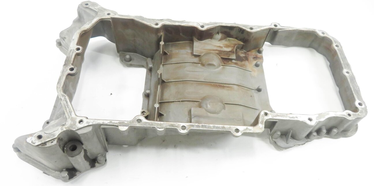Thumbnail 5: 2007-2015 MERCEDES C63 E63 SL63 CLK63 CLS63 AMG - 6.3L V8 UPPER ENGINE OIL PAN