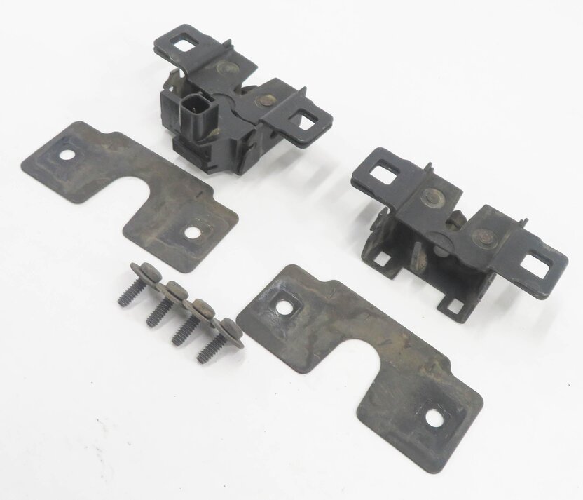 Thumbnail 1: 2006 RANGE ROVER SPORT (L320) FRONT LEFT & RIGHT LOWER HOOD LOCK LATCH SET-2