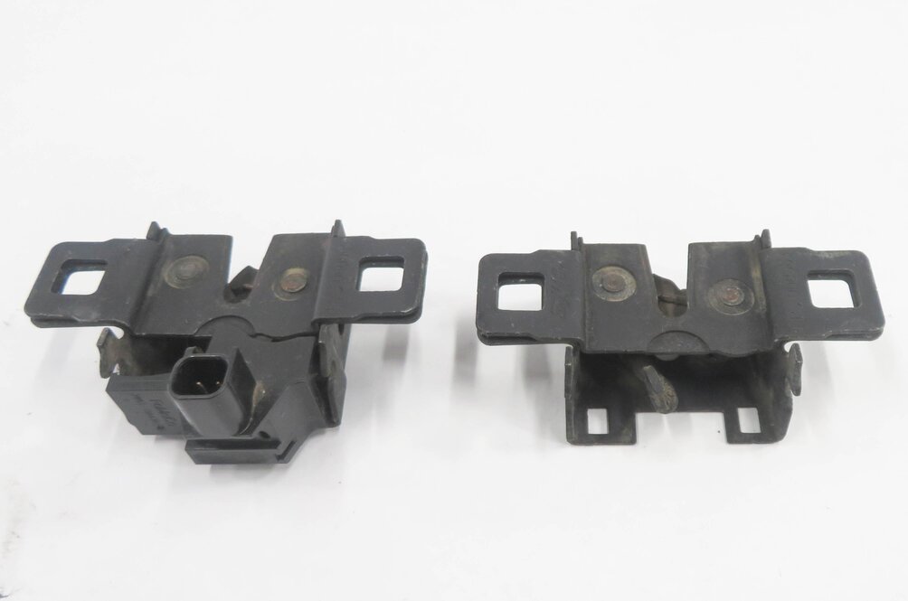 Thumbnail 2: 2006 RANGE ROVER SPORT (L320) FRONT LEFT & RIGHT LOWER HOOD LOCK LATCH SET-2