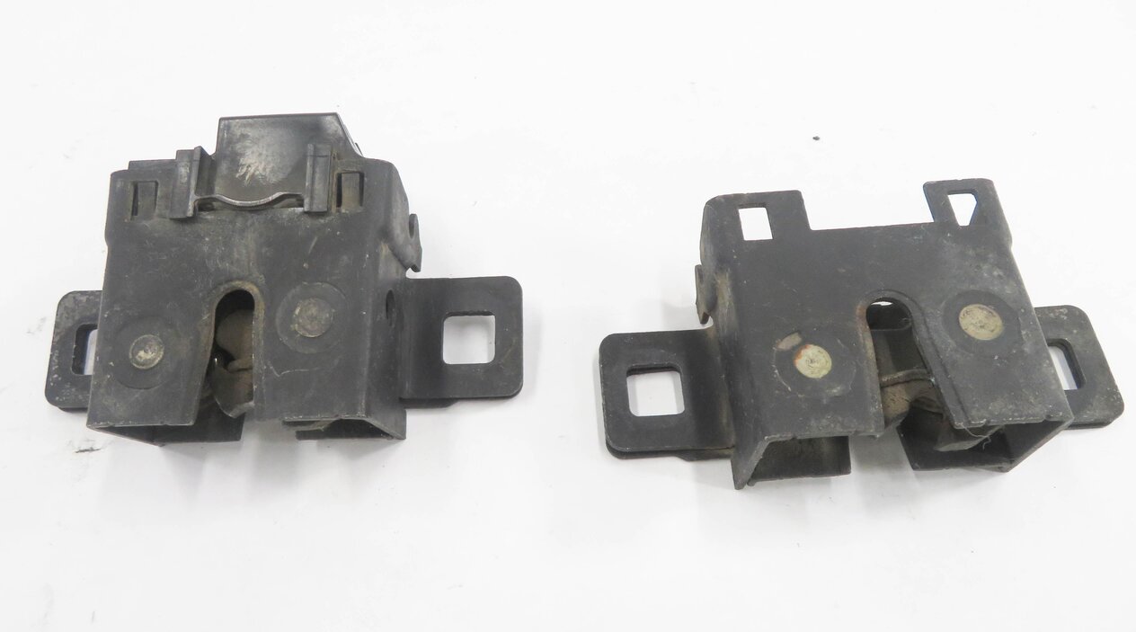 Thumbnail 5: 2006 RANGE ROVER SPORT (L320) FRONT LEFT & RIGHT LOWER HOOD LOCK LATCH SET-2