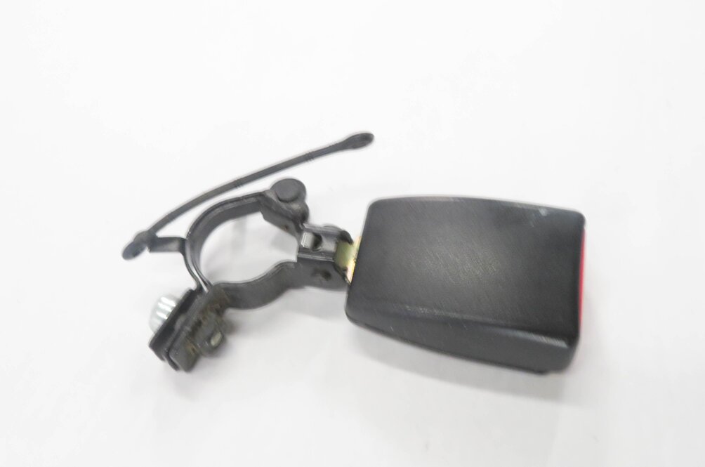Thumbnail 4: 2006 RANGE ROVER SPORT (L320) REAR 2nd SECOND ROW SEAT - LEFT SEATBELT RECEIVER