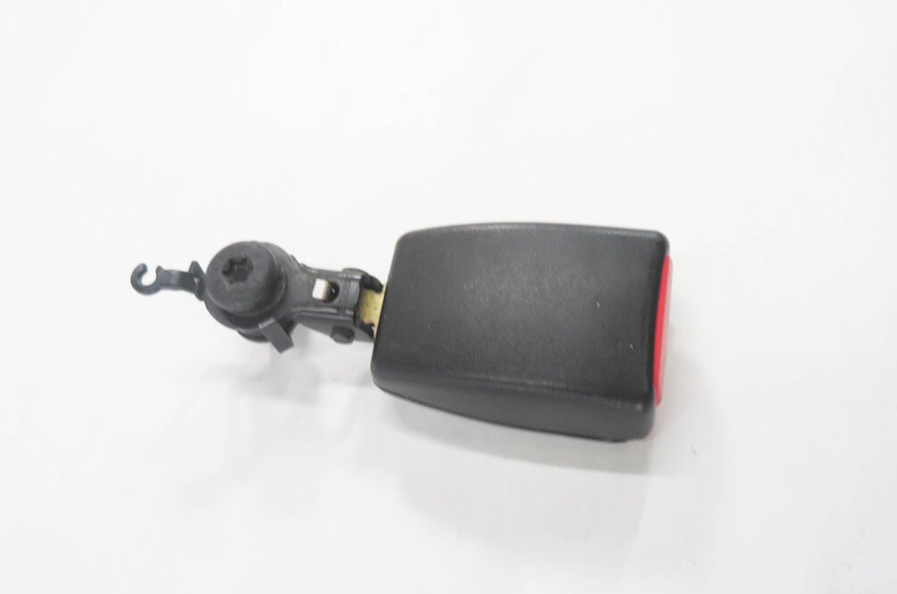 Thumbnail 4: 2006 RANGE ROVER SPORT (L320) REAR 2nd SECOND ROW SEAT - RIGHT SEATBELT RECEIVER