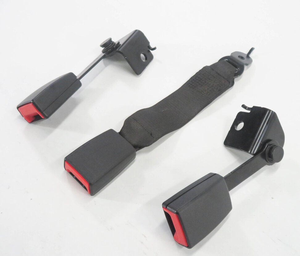 2011 BMW 750i (F01) REAR SEAT SEATBELT BUCKLE RECEIVER SET-3 (BLACK)