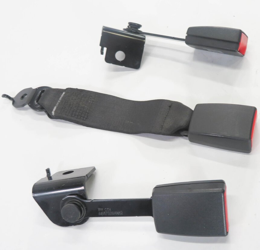 Thumbnail 4: 2011 BMW 750i (F01) REAR SEAT SEATBELT BUCKLE RECEIVER SET-3 (BLACK)