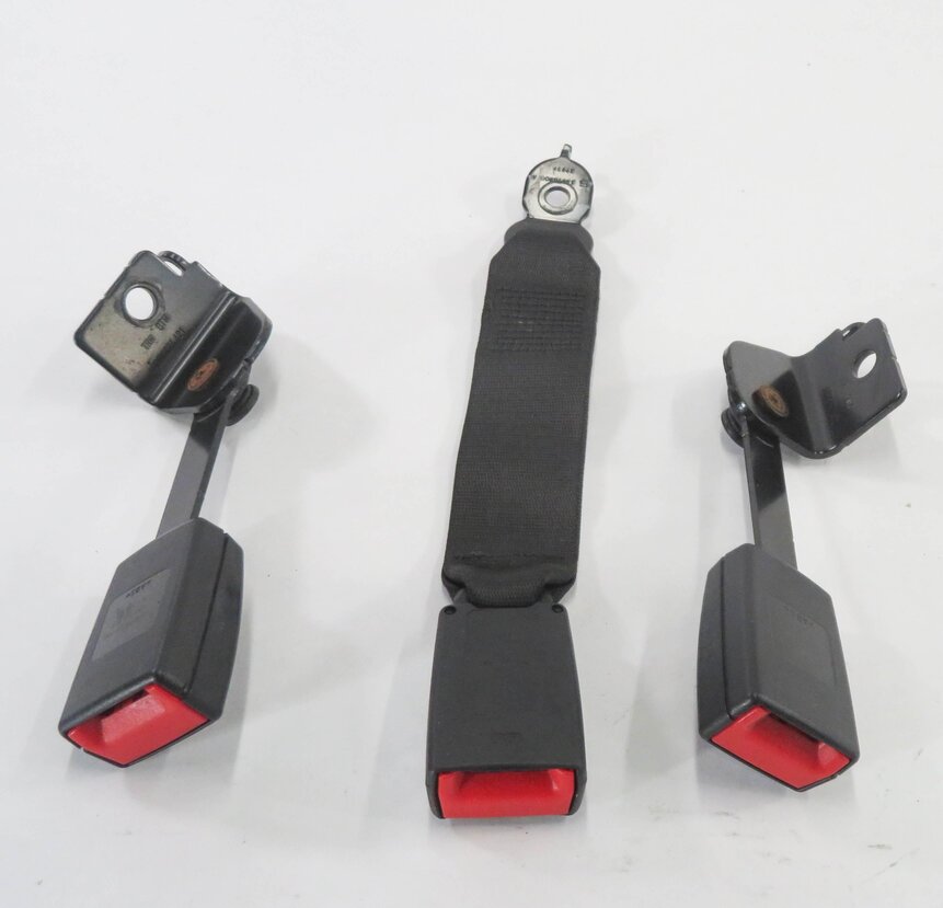 Thumbnail 5: 2011 BMW 750i (F01) REAR SEAT SEATBELT BUCKLE RECEIVER SET-3 (BLACK)