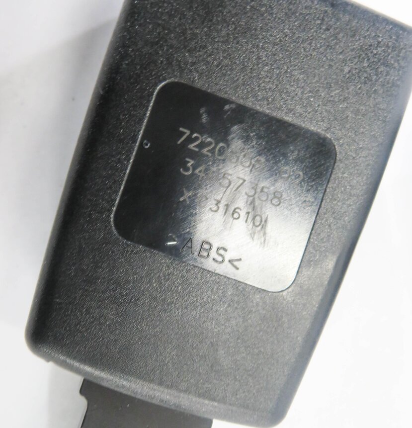 Thumbnail 6: 2011 BMW 750i (F01) REAR SEAT SEATBELT BUCKLE RECEIVER SET-3 (BLACK)