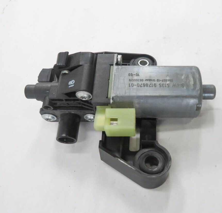 Thumbnail 1: 2011 BMW 750i (F01) RIGHT REAR DOOR POWER WINDOW SHADE MOTOR