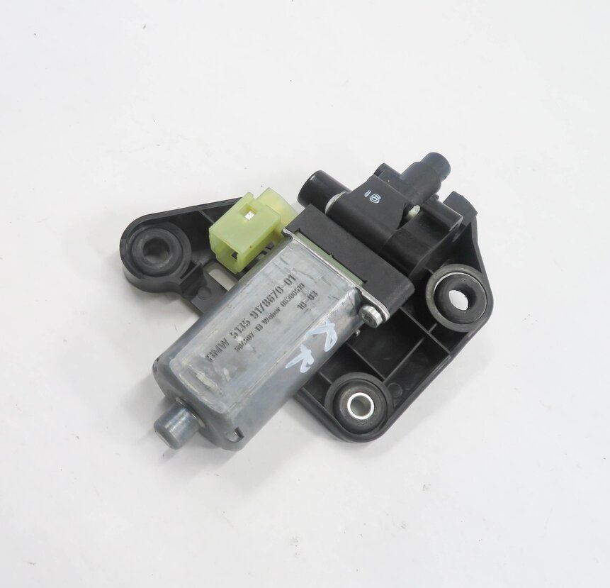 Thumbnail 5: 2011 BMW 750i (F01) RIGHT REAR DOOR POWER WINDOW SHADE MOTOR
