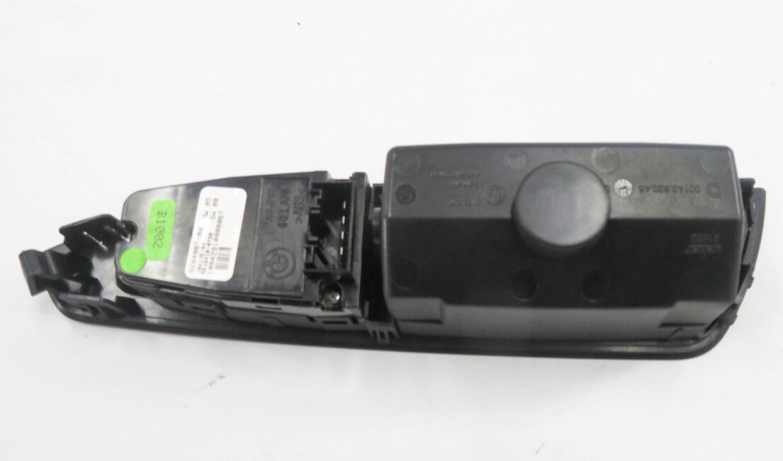 Thumbnail 6: 2011 BMW 750i (F01) LEFT REAR DOOR POWER WINDOW SWITCH w/ SHADE CONTROL (BLACK)