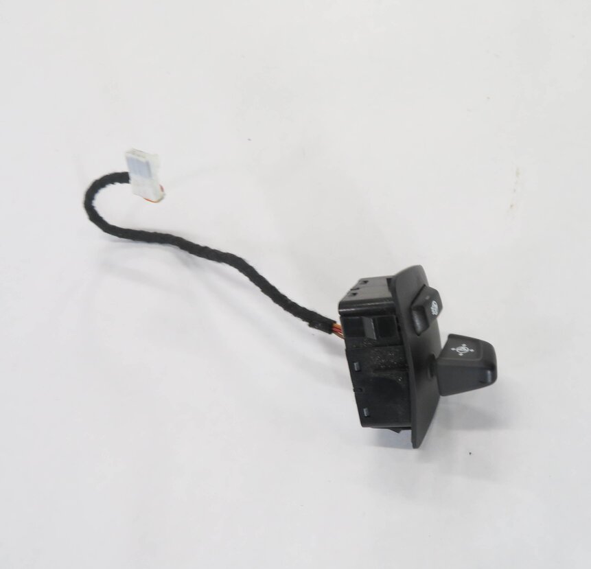 Thumbnail 5: 2011 BMW 750i (F01) HEATED STEERING ADJUSTMENT SWITCH BUTTON