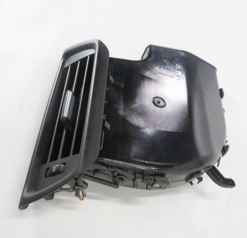Thumbnail 3: 2011 BMW 750i (F01) RIGHT REAR PILLAR HEATER A/C AIR VENT (BLACK)