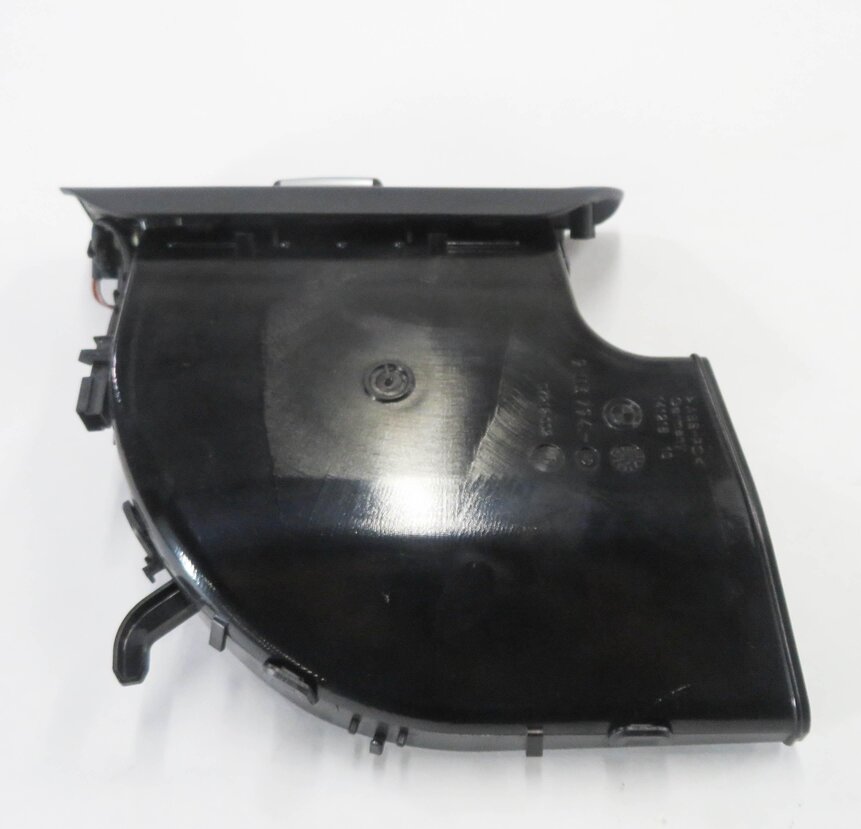 Thumbnail 5: 2011 BMW 750i (F01) RIGHT REAR PILLAR HEATER A/C AIR VENT (BLACK)
